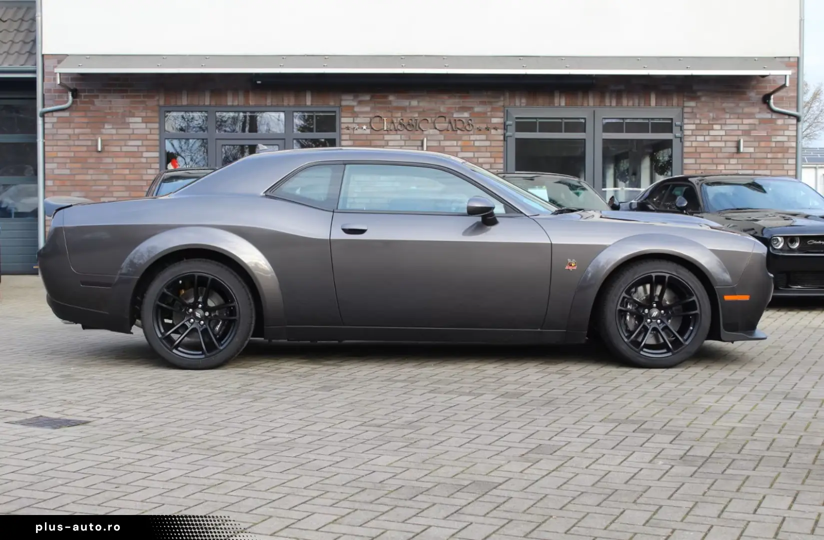 Dodge Challenger  6 4L Scat Pack Widebody