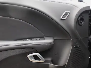 Dodge Challenger  6 4L Scat Pack Widebody