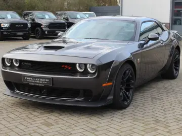 Dodge Challenger  6 4L Scat Pack Widebody