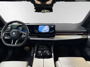BMW 530e M Sport AHK Panorama Head-Up