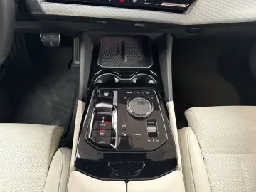 BMW 530e M Sport AHK Panorama Head-Up