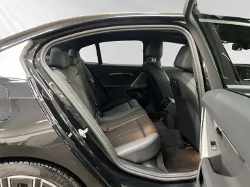 BMW 530e M Sport AHK Pano Autobahnass. 20 LMR