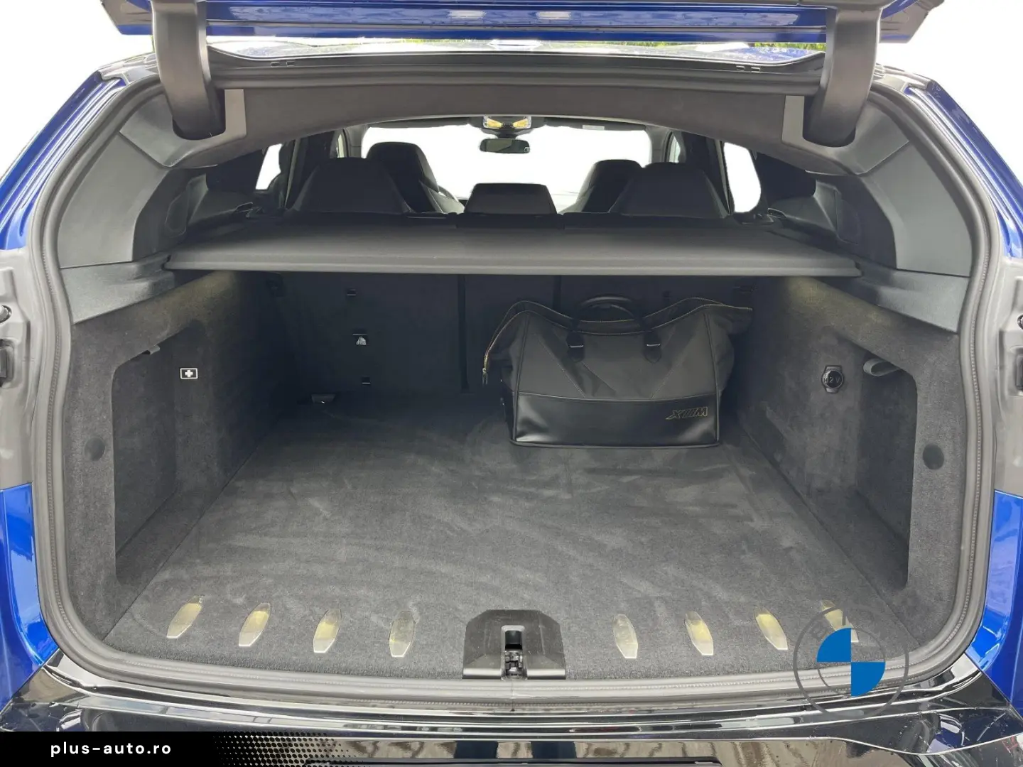 BMW XM 50e Autobahnassistent AHK Sitzlüft. H K HUD