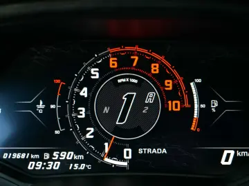 Lamborghini Huracán Sterrato Arancio Xanto