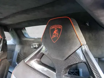Lamborghini Huracán Sterrato Arancio Xanto