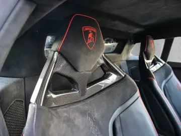 Lamborghini Huracán Sterrato Arancio Xanto