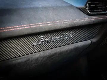 Lamborghini Huracán Sterrato Arancio Xanto