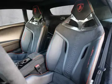 Lamborghini Huracán Sterrato Arancio Xanto