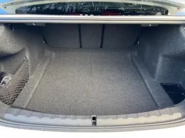 BMW 320 i xDrive Lim. M-Sport HUD AHK