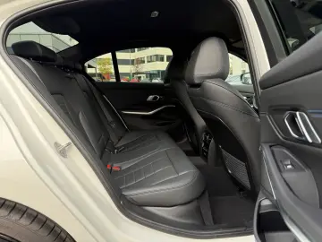 BMW 330 i xD M Sport HuD ACC HiFi DAB AHK Komfort