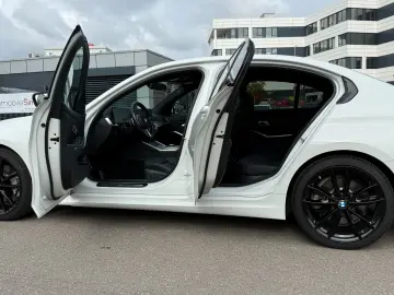 BMW 330 i xD M Sport HuD ACC HiFi DAB AHK Komfort