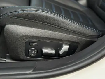 BMW 330 i xD M Sport HuD ACC HiFi DAB AHK Komfort