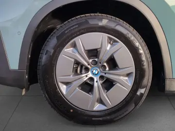 BMW iX1 xDrive30 LED LiveCock  Kam Adap. M Fahrwerk