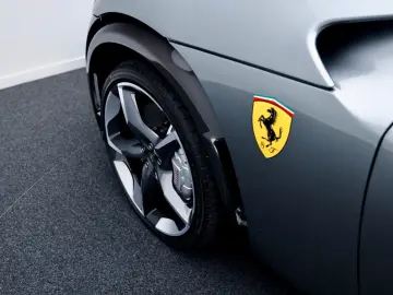 FERRARI Purosangue