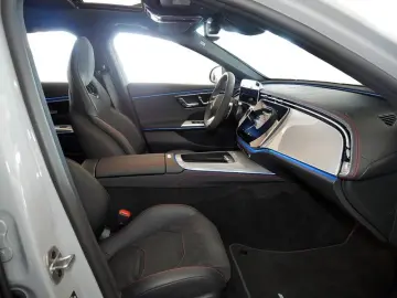 MERCEDES-BENZ E 53 AMG 4M    AMG MEMO 360 DISTR KAMERA PANO