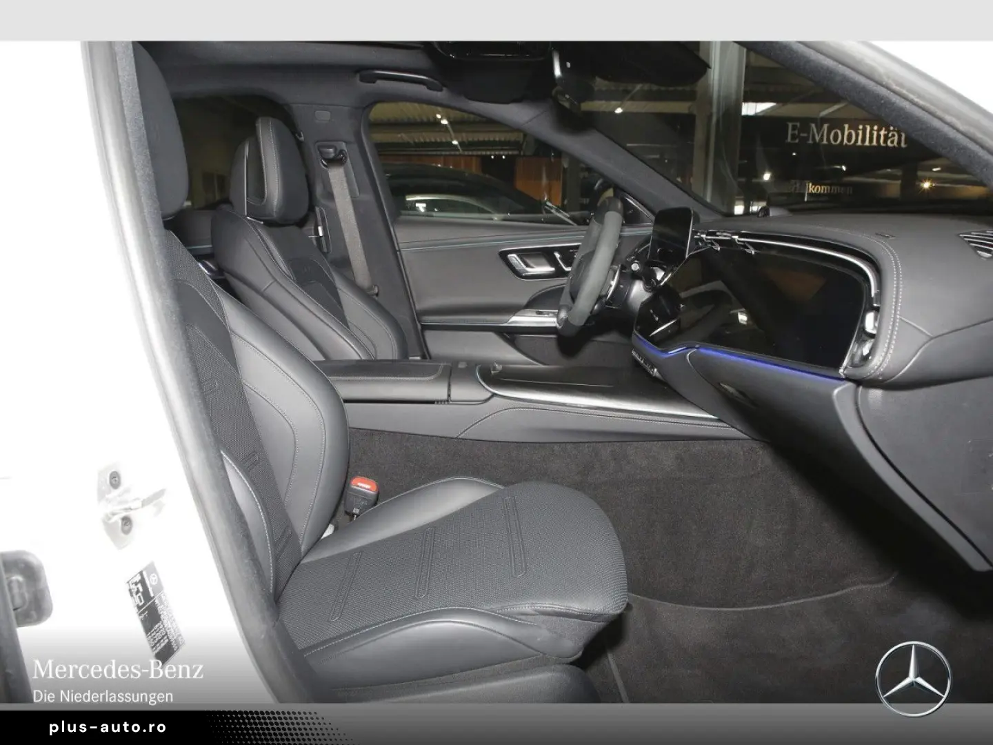 MERCEDES-BENZ E 53 AMG 4M  PANO SUPERSCREEN Bur4D NIGHT 21