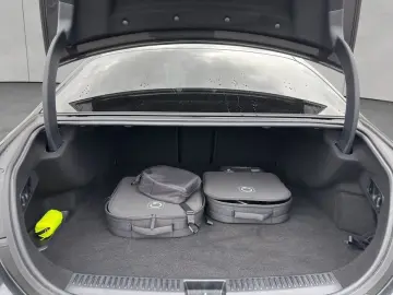 MERCEDES-BENZ E 400e 4M AMG Premium Night SUPERSCREEN Pano