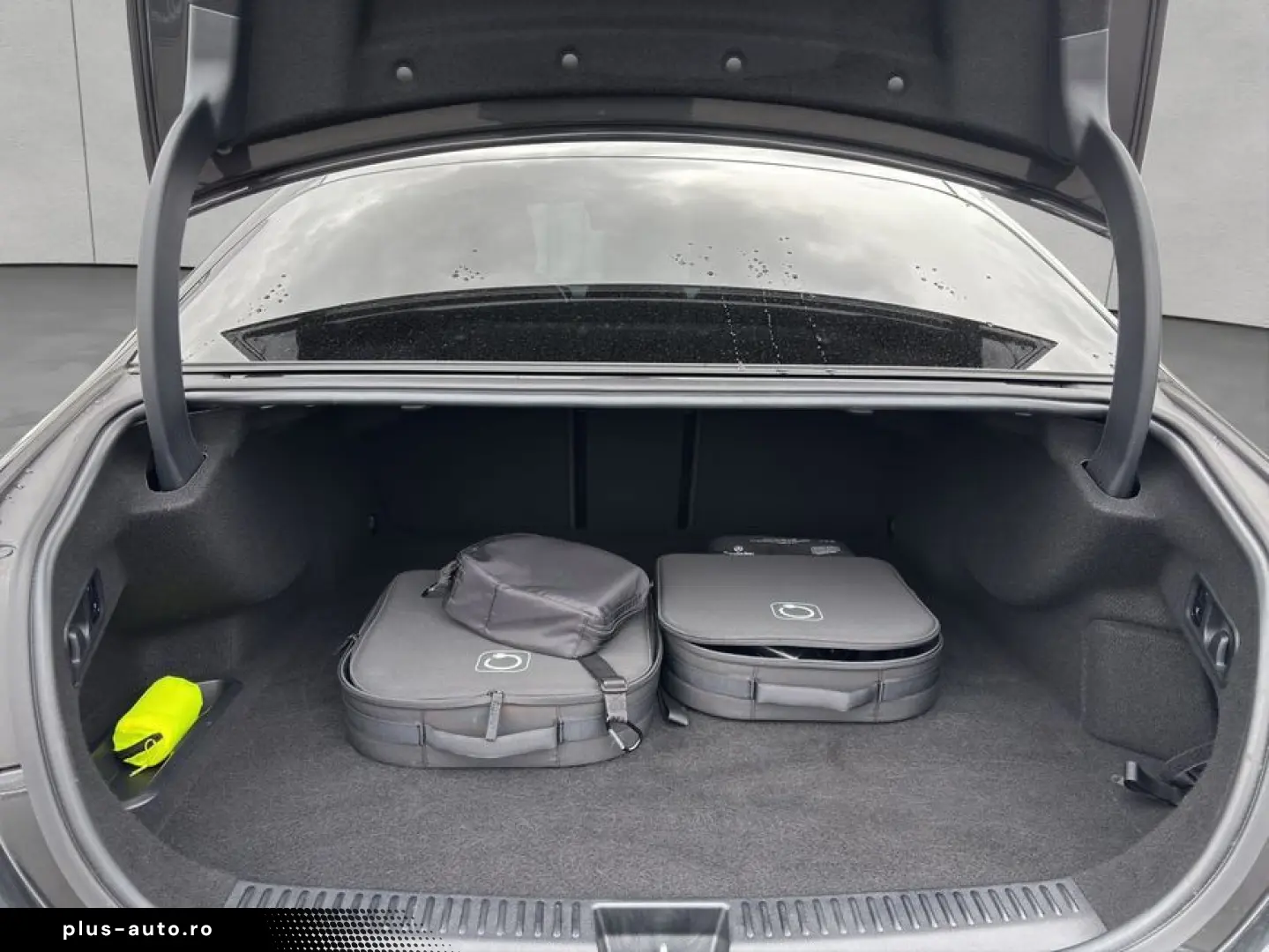 MERCEDES-BENZ E 400e 4M AMG Premium Night SUPERSCREEN Pano