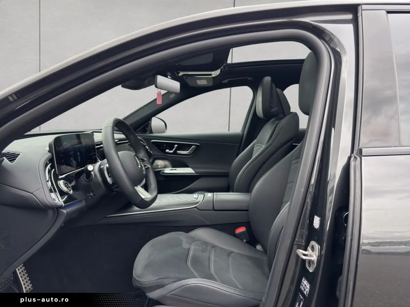 MERCEDES-BENZ E 400e 4M AMG Premium Night SUPERSCREEN Pano