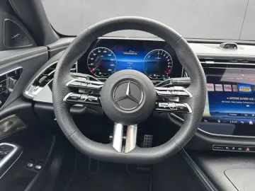 MERCEDES-BENZ E 400e 4M AMG Premium Night SUPERSCREEN Pano