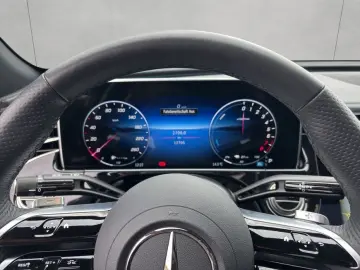 MERCEDES-BENZ E 400e 4M AMG Premium Night SUPERSCREEN Pano
