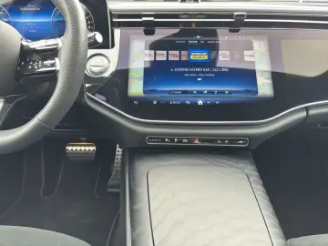 MERCEDES-BENZ E 400e 4M AMG Premium Night SUPERSCREEN Pano