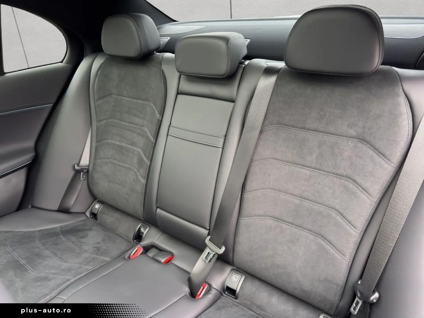 MERCEDES-BENZ E 400e 4M AMG Premium Night SUPERSCREEN Pano