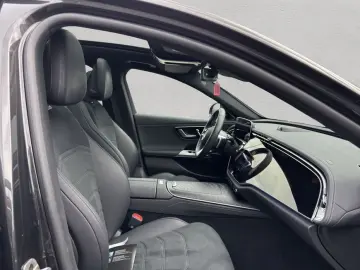 MERCEDES-BENZ E 400e 4M AMG Premium Night SUPERSCREEN Pano
