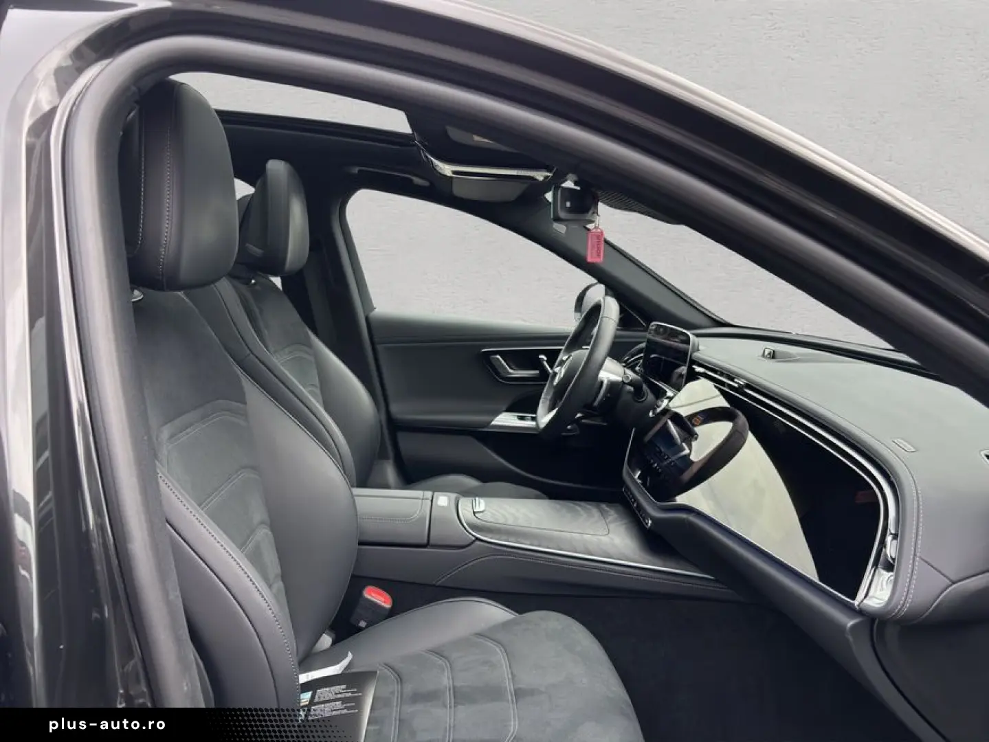 MERCEDES-BENZ E 400e 4M AMG Premium Night SUPERSCREEN Pano