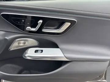 MERCEDES-BENZ E 400e 4M AMG Premium Night SUPERSCREEN Pano