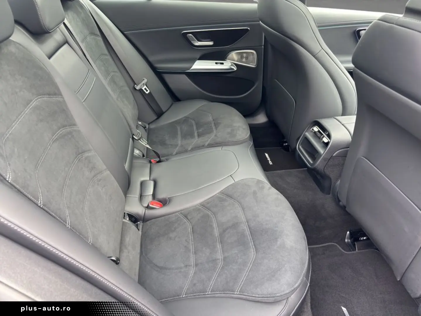 MERCEDES-BENZ E 400e 4M AMG Premium Night SUPERSCREEN Pano