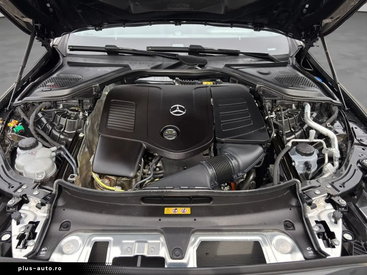 MERCEDES-BENZ E 400e 4M AMG Premium Night SUPERSCREEN Pano