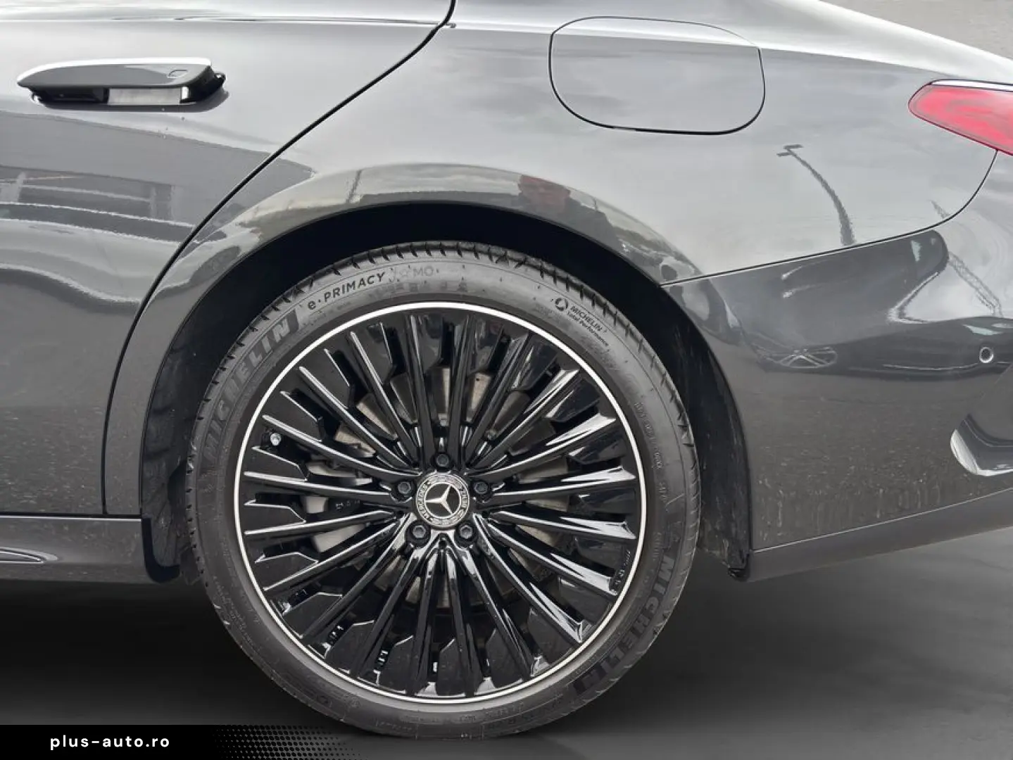 MERCEDES-BENZ E 400e 4M AMG Premium Night SUPERSCREEN Pano