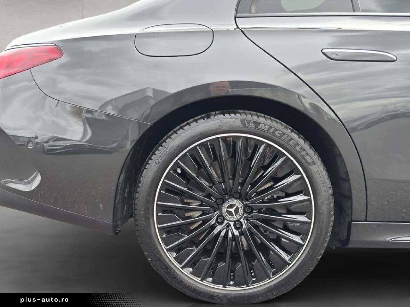 MERCEDES-BENZ E 400e 4M AMG Premium Night SUPERSCREEN Pano