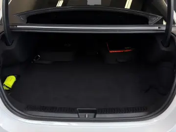 MERCEDES-BENZ E 400 e 4M AMG Superscreen HUD  Airmat&hellip;