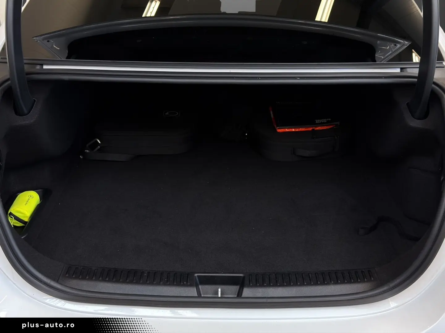 MERCEDES-BENZ E 400 e 4M AMG Superscreen HUD  Airmat&hellip;