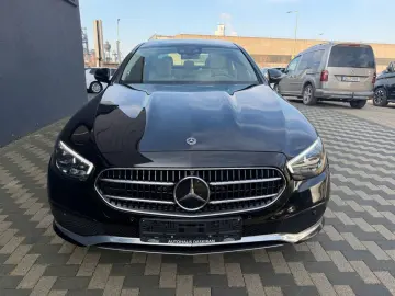 MERCEDES-BENZ E300 e Lim. 4Matic Navi Leder LED KeylessGo