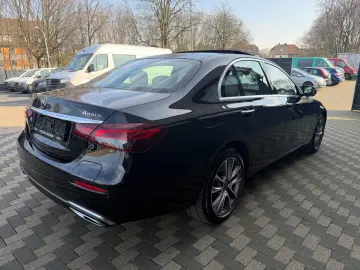 MERCEDES-BENZ E300 e Lim. 4Matic Navi Leder LED KeylessGo