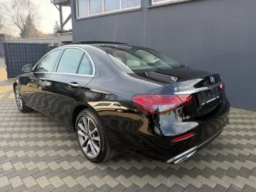 MERCEDES-BENZ E300 e Lim. 4Matic Navi Leder LED KeylessGo