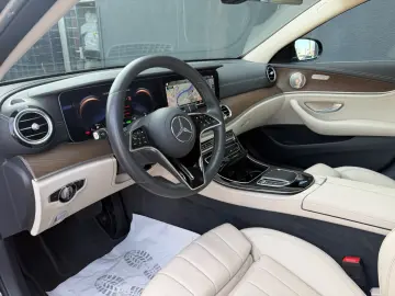 MERCEDES-BENZ E300 e Lim. 4Matic Navi Leder LED KeylessGo