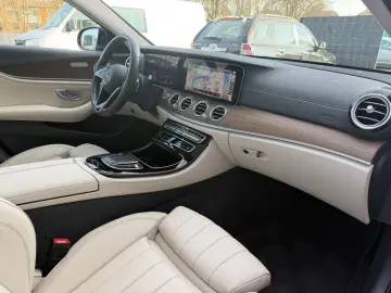 MERCEDES-BENZ E300 e Lim. 4Matic Navi Leder LED KeylessGo