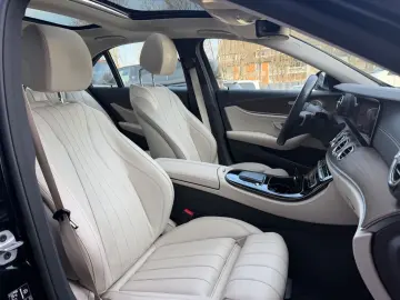 MERCEDES-BENZ E300 e Lim. 4Matic Navi Leder LED KeylessGo