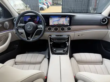 MERCEDES-BENZ E300 e Lim. 4Matic Navi Leder LED KeylessGo