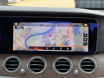 MERCEDES-BENZ E300 e Lim. 4Matic Navi Leder LED KeylessGo