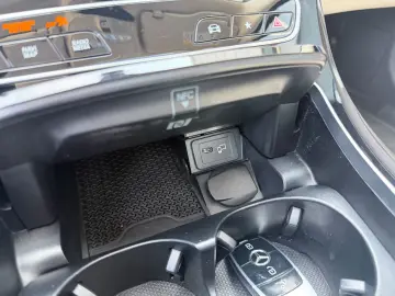 MERCEDES-BENZ E300 e Lim. 4Matic Navi Leder LED KeylessGo