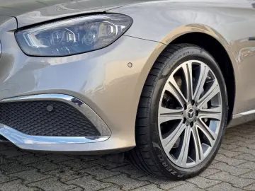 MERCEDES-BENZ E 300e 4Matic Exclusive DESIGNO ASSIST…