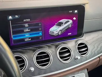 MERCEDES-BENZ E 300e 4Matic Exclusive DESIGNO ASSIST…