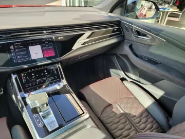 AUDI RSQ8 performance 4.0 quattro 305 km h HUD 23  St