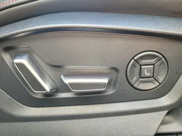 AUDI RSQ8 performance 4.0 quattro 305 km h HUD 23  St