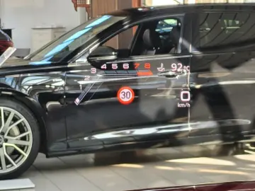 AUDI RSQ8 performance 4.0 quattro 305 km h HUD 23  St